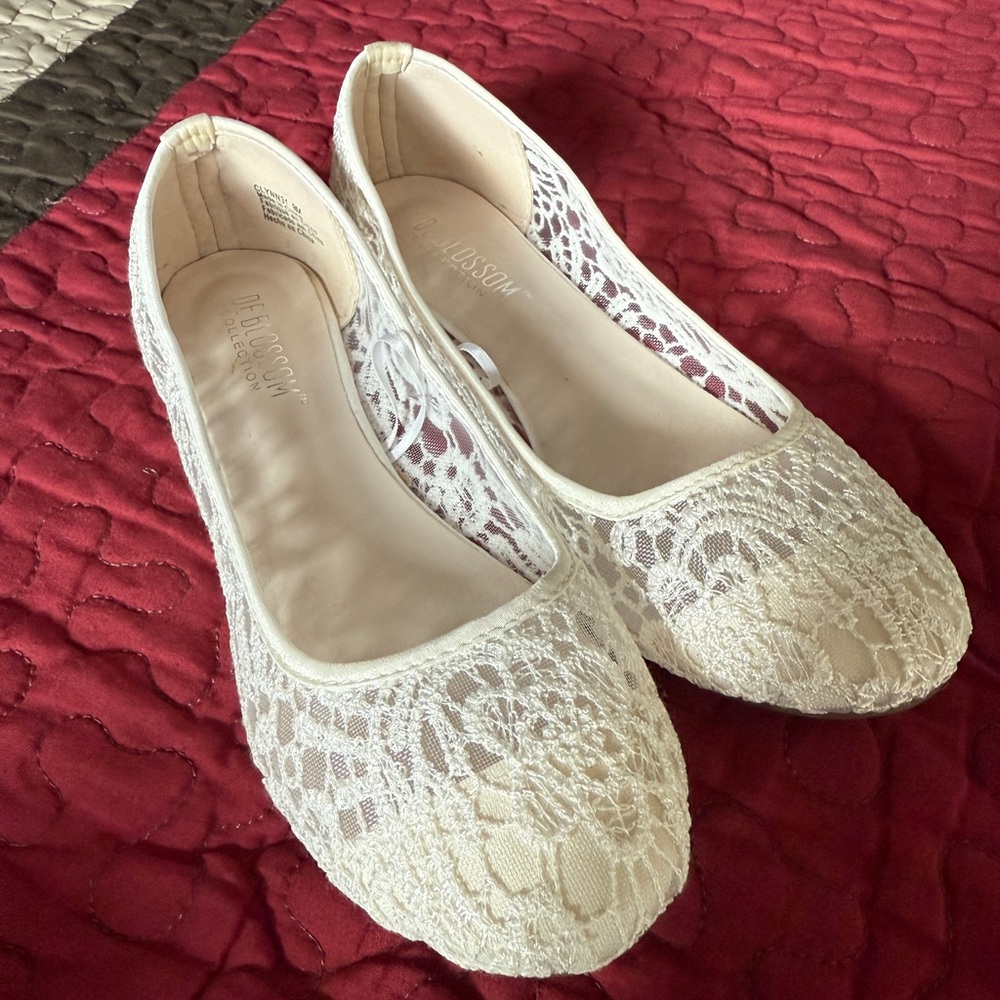 White Lacey Flats - Size 9